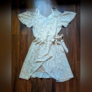 Sienna Sky size M cold shoulder side tie summer dress